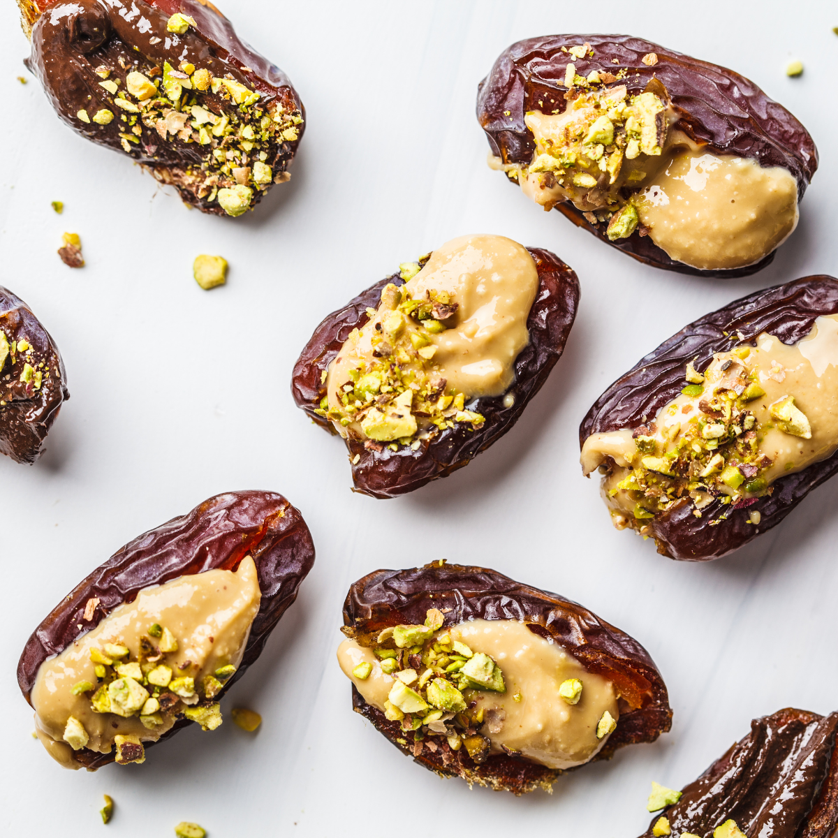 Dattes fourrées au beurre de cacahuètes et aux pistaches