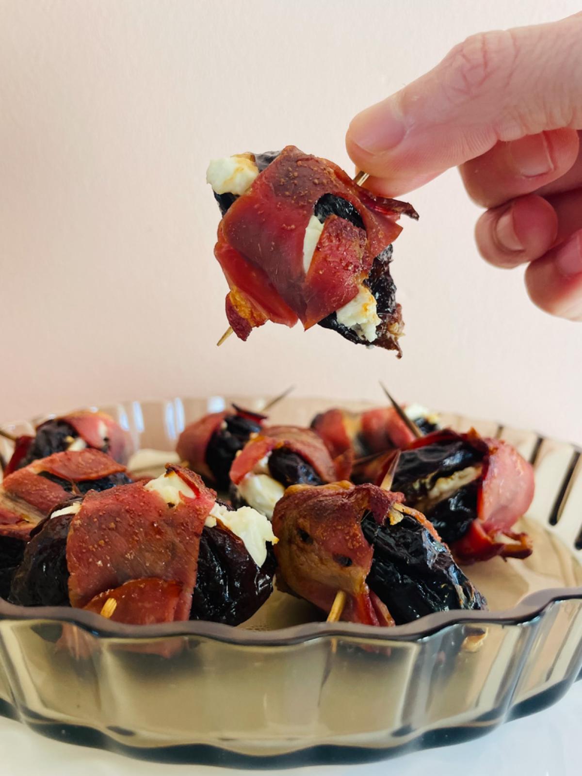 Pruneaux d'Agen au chèvre et à la pancetta